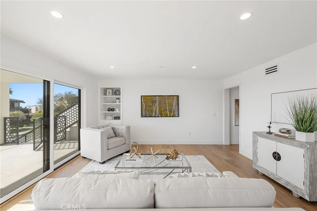 723 Balboa Avenue, Laguna Beach, California 92651 home-pic-20