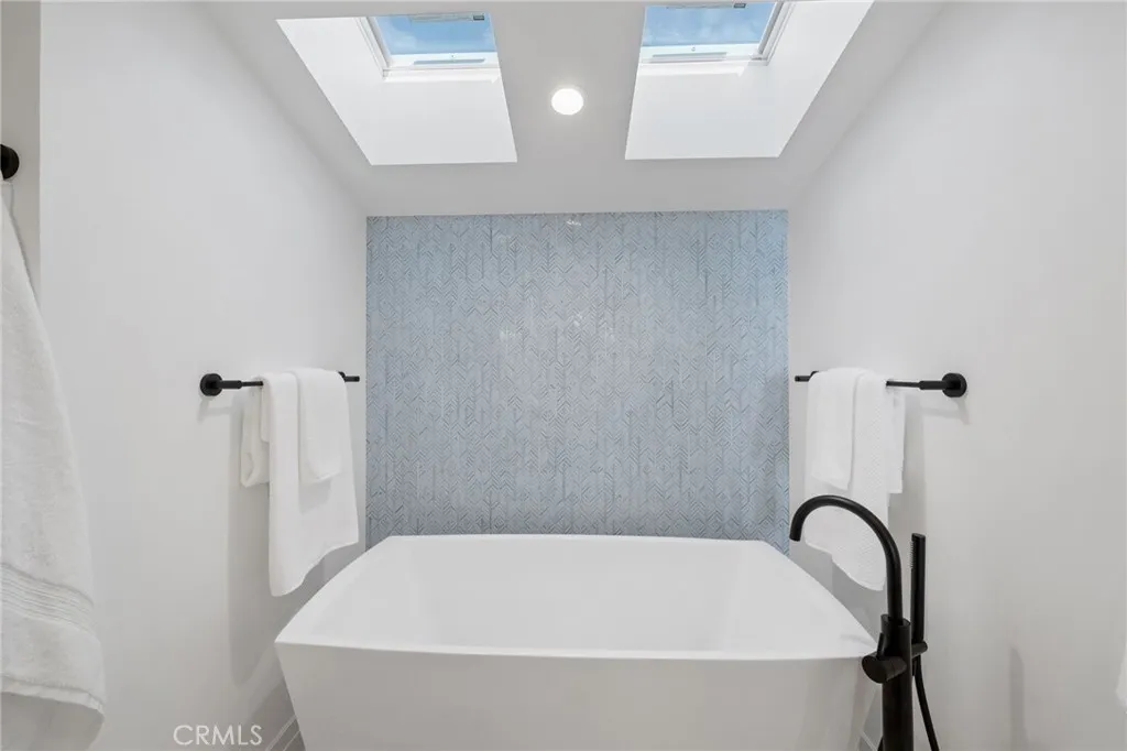 723 Balboa Avenue, Laguna Beach, California 92651 home-pic-42