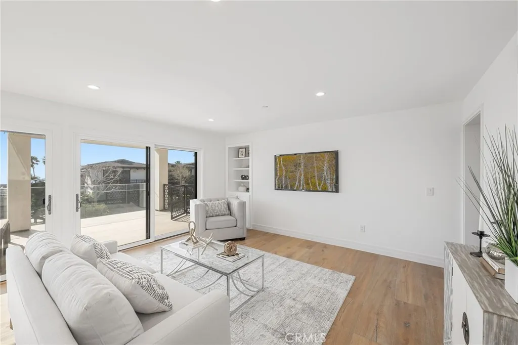723 Balboa Avenue, Laguna Beach, California 92651 home-pic-19