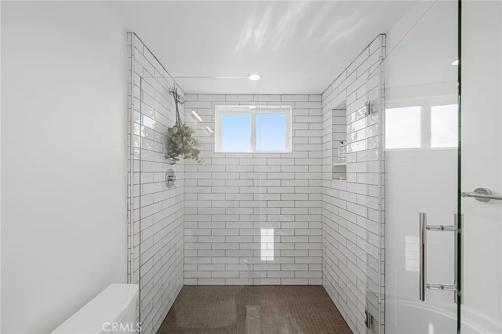 723 Balboa Avenue, Laguna Beach, California 92651 home-pic-24