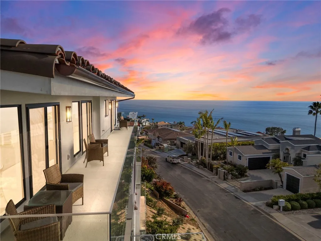 723 Balboa Avenue, Laguna Beach, California 92651 home-pic-2