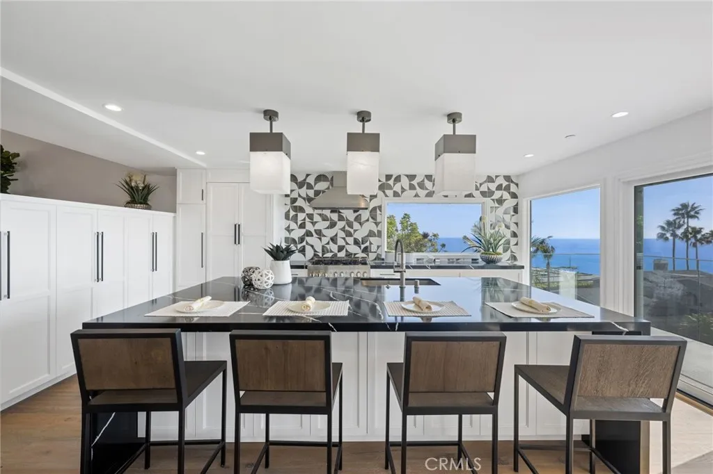 723 Balboa Avenue, Laguna Beach, California 92651 home-pic-8