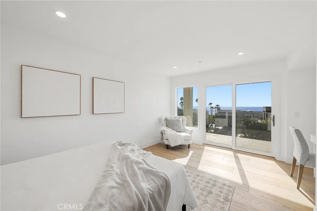 723 Balboa Avenue, Laguna Beach, California 92651 home-pic-26