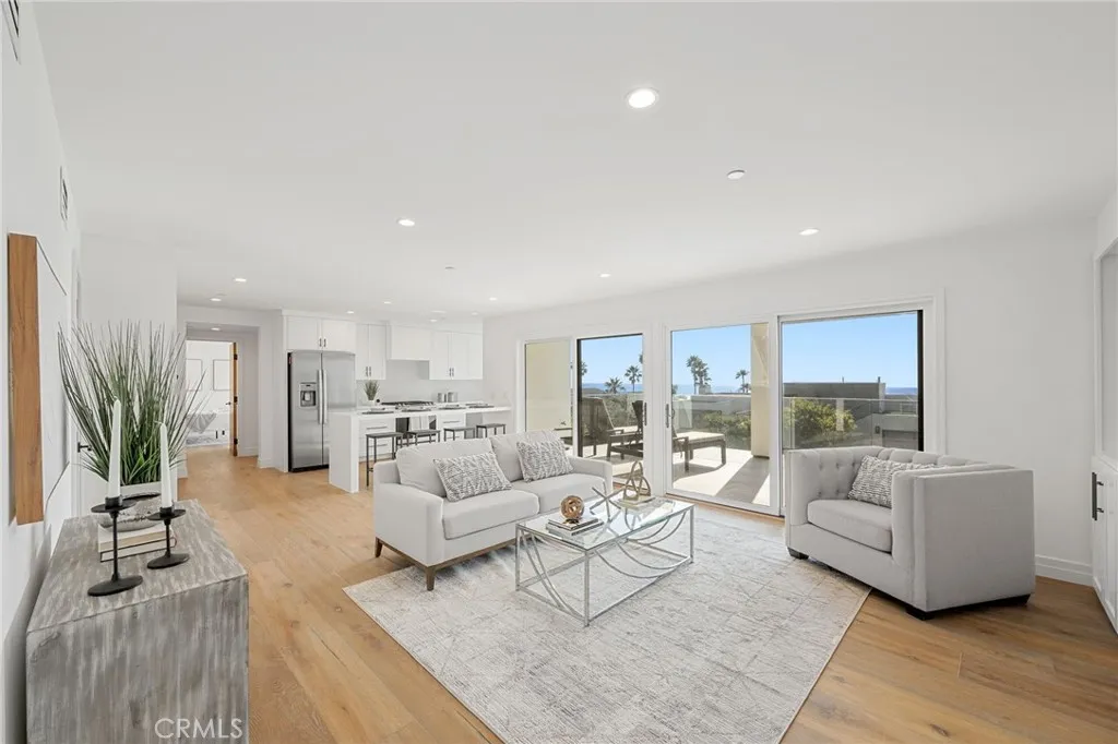 723 Balboa Avenue, Laguna Beach, California 92651 home-pic-18