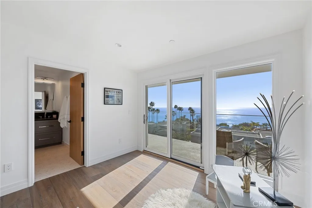 723 Balboa Avenue, Laguna Beach, California 92651 home-pic-33