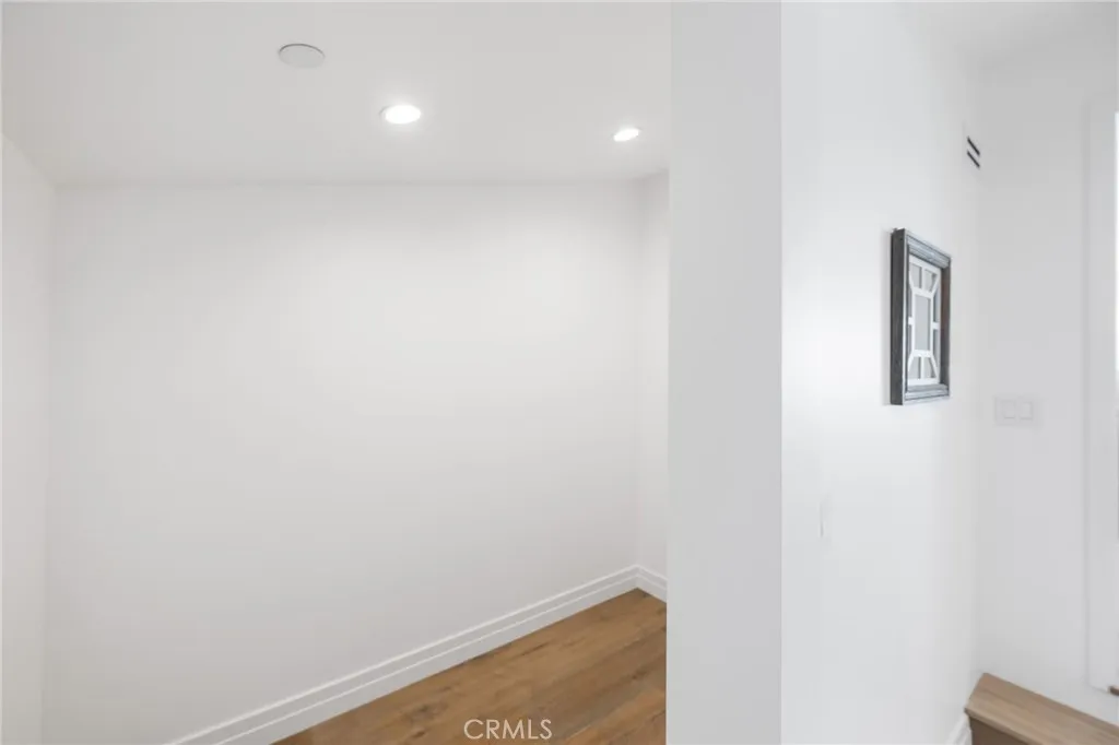 723 Balboa Avenue, Laguna Beach, California 92651 home-pic-44