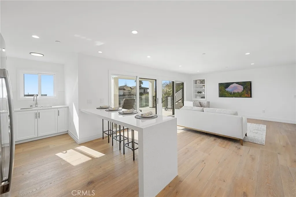 723 Balboa Avenue, Laguna Beach, California 92651 home-pic-22