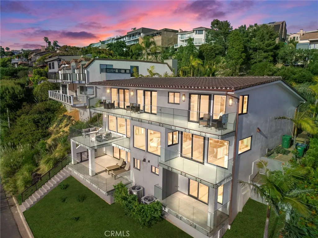 723 Balboa Avenue, Laguna Beach, California 92651 home-pic-52