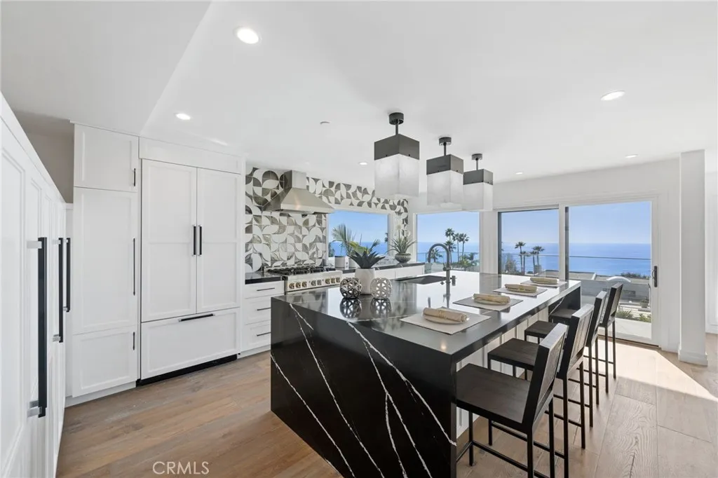 723 Balboa Avenue, Laguna Beach, California 92651 home-pic-7