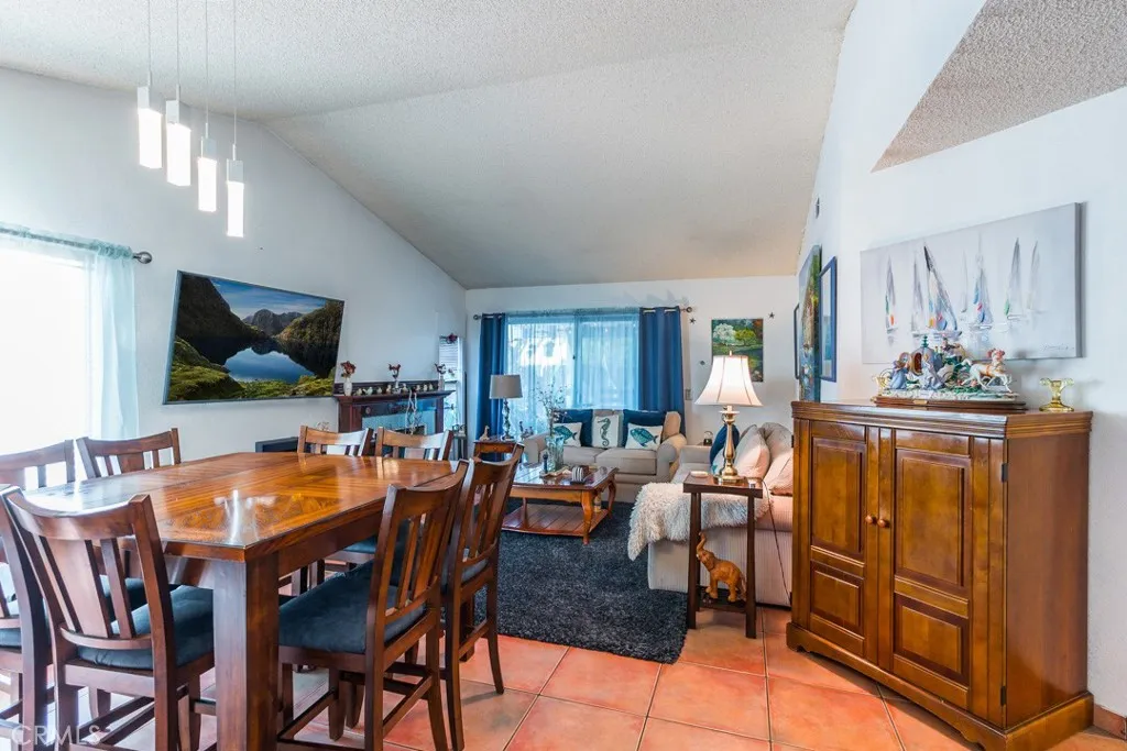 734 W Avenue H2, Lancaster, California 93534 home-pic-6