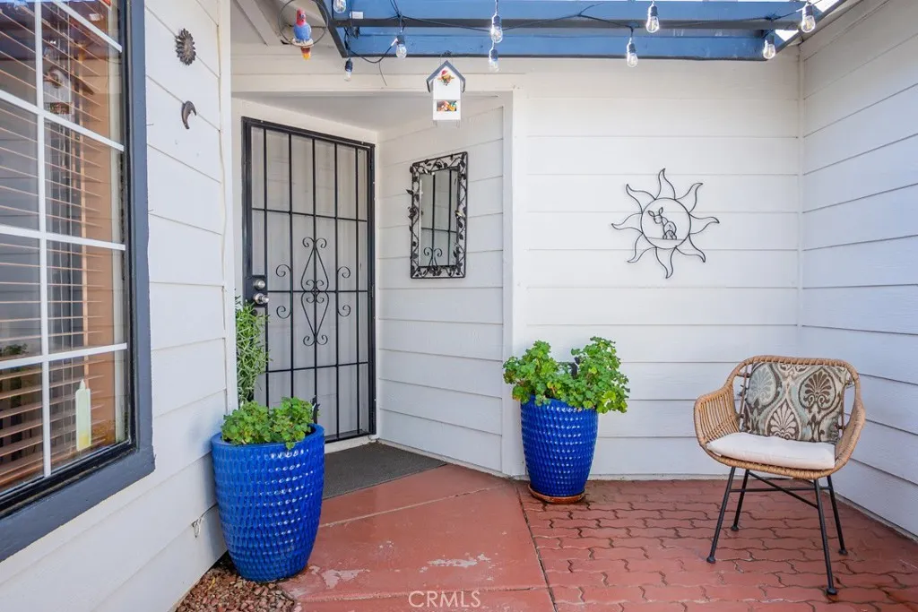 734 W Avenue H2, Lancaster, California 93534 home-pic-3