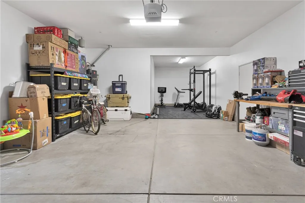 13458 Snowdrop Court, Victorville, California 92394 home-pic-34