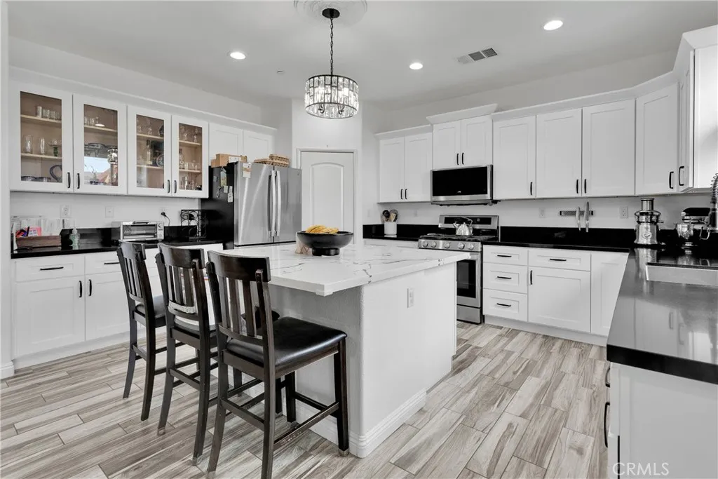 13458 Snowdrop Court, Victorville, California 92394 home-pic-7