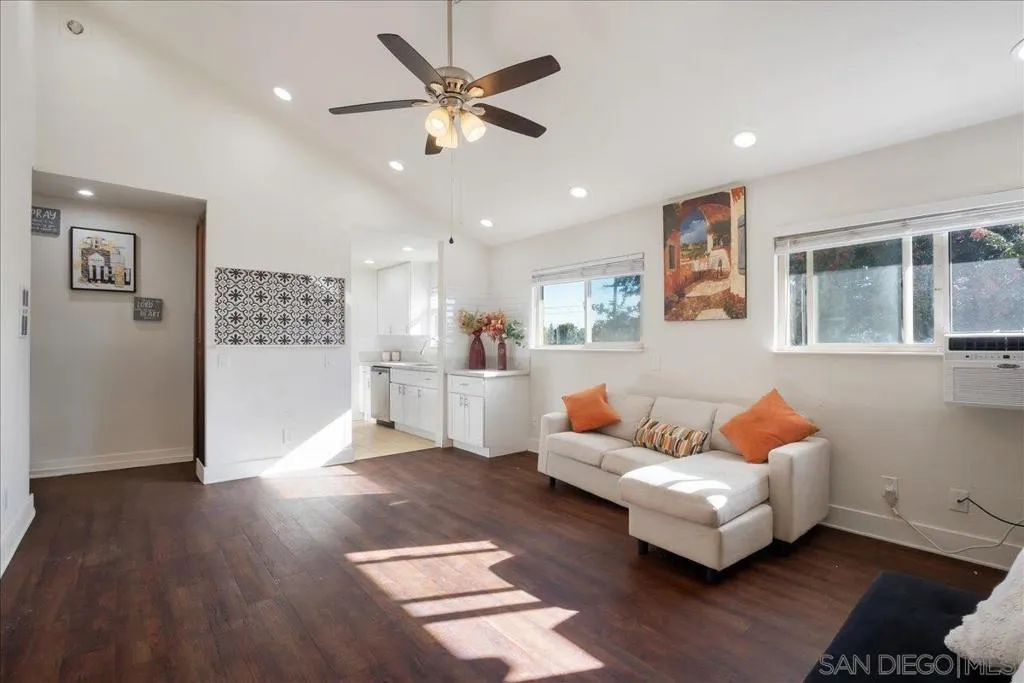 4353 51 St 6, San Diego, California 92115 home-pic-2