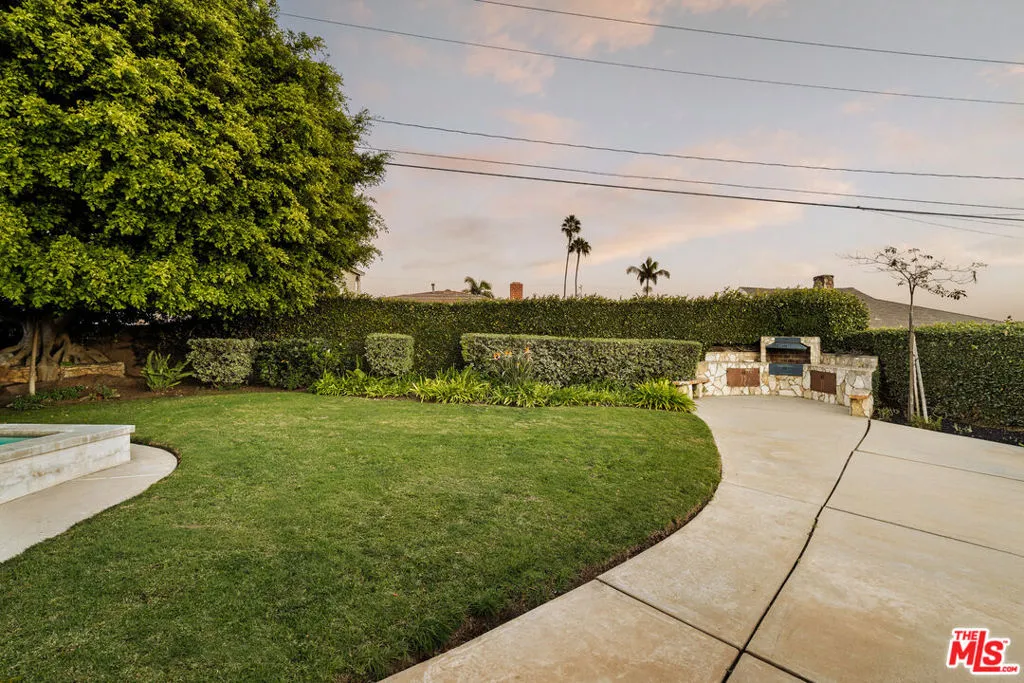 5124 S Corning Avenue, Los Angeles, California 90056 home-pic-6