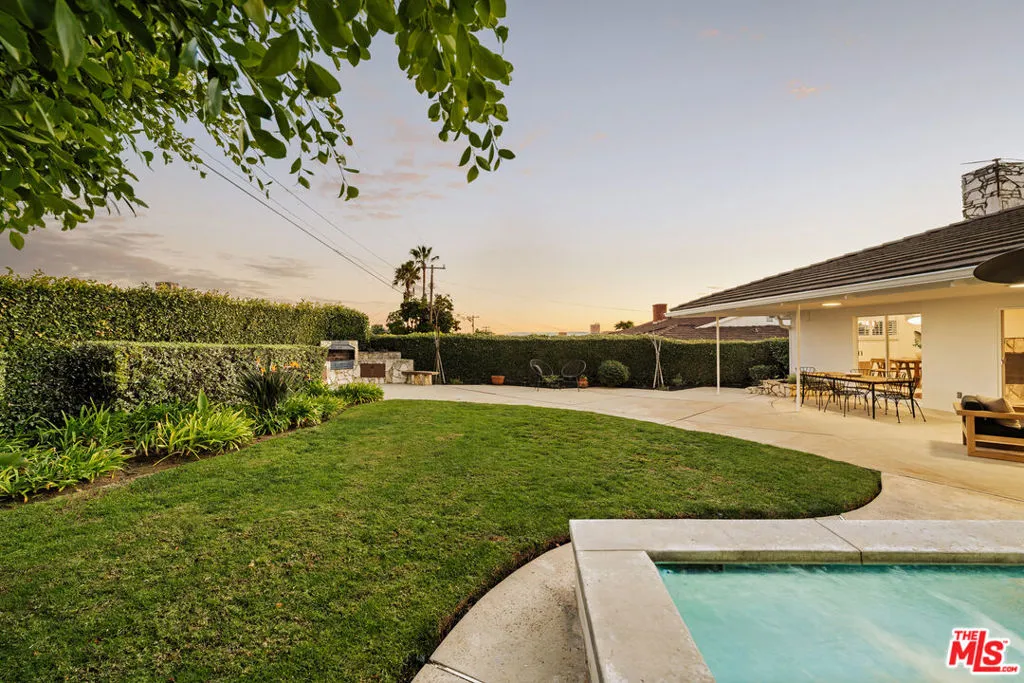 5124 S Corning Avenue, Los Angeles, California 90056 home-pic-28