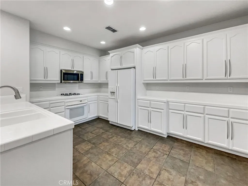 51 Village Square, Pleasant Hill, California 94523 home-pic-4