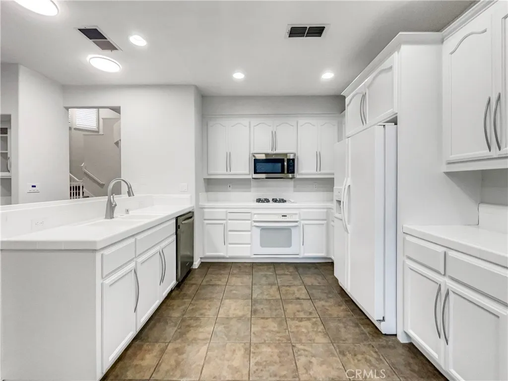 51 Village Square, Pleasant Hill, California 94523 home-pic-5