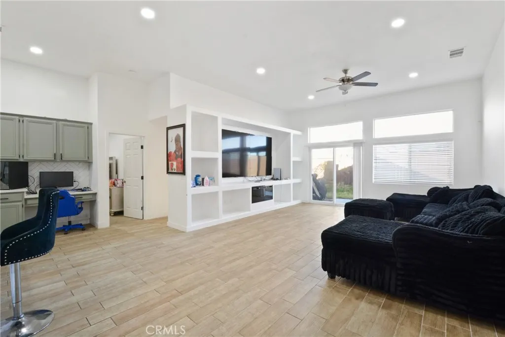 14152 Nantucket, Hesperia, California 92344 home-pic-4