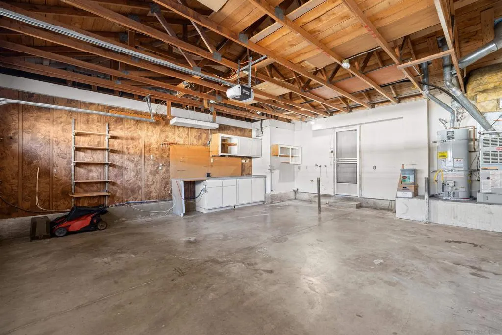 4561 Brookview Ct, Chino Hills, California 91709 home-pic-19