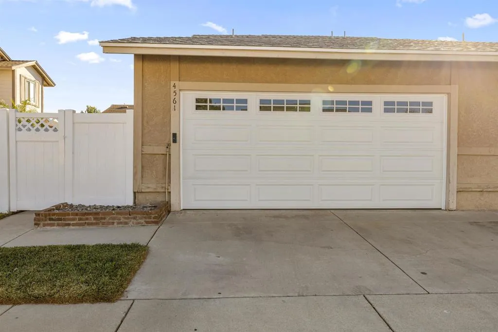 4561 Brookview Ct, Chino Hills, California 91709 home-pic-24