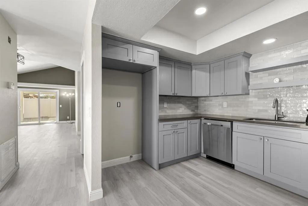 4561 Brookview Ct, Chino Hills, California 91709 home-pic-3