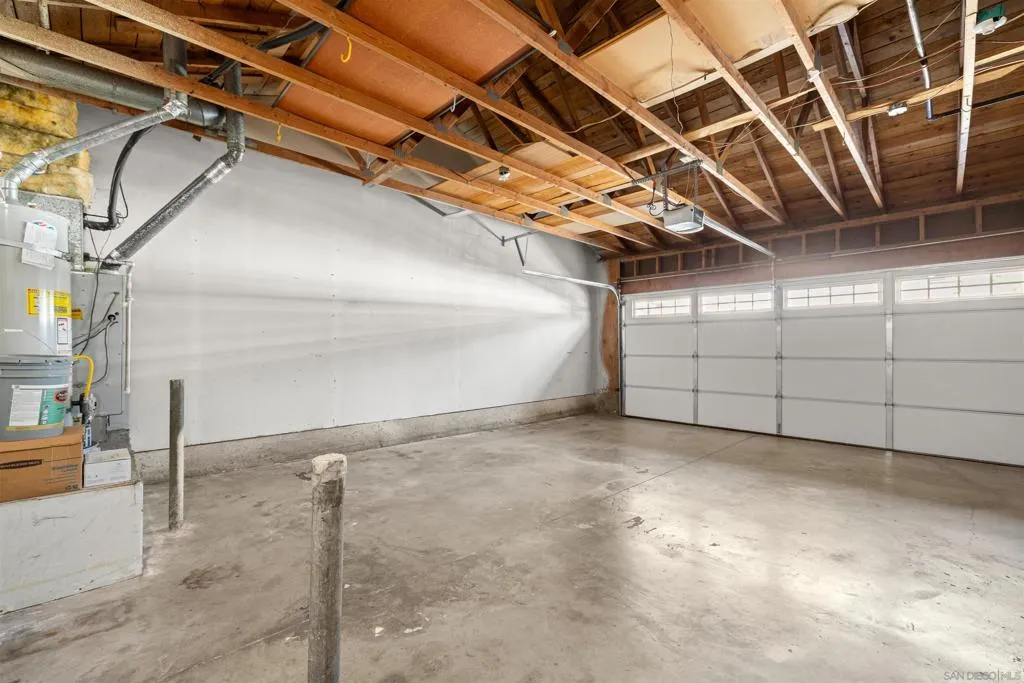4561 Brookview Ct, Chino Hills, California 91709 home-pic-20