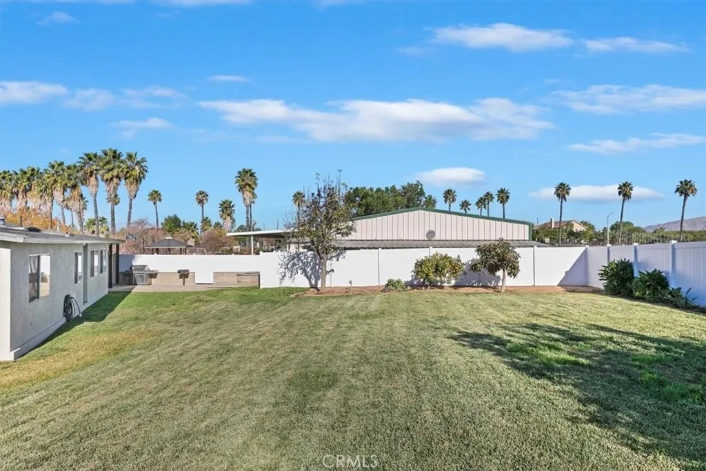 18590 Roberts, Riverside, California 92508 home-pic-44