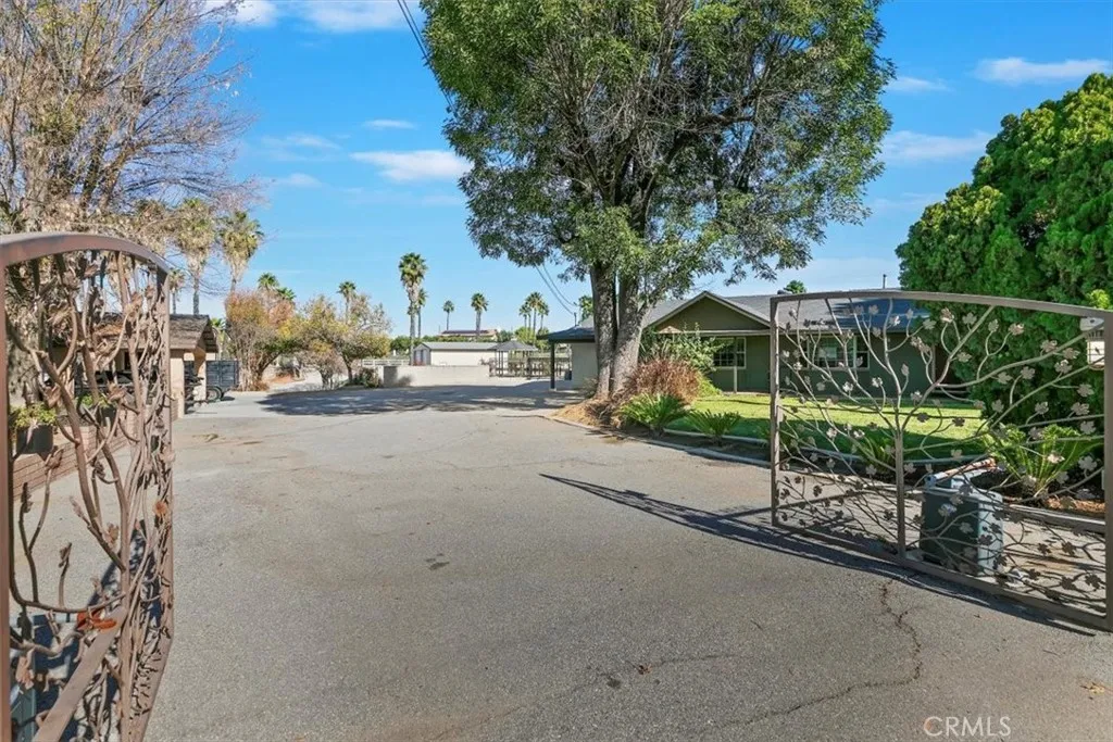 18590 Roberts, Riverside, California 92508 home-pic-11