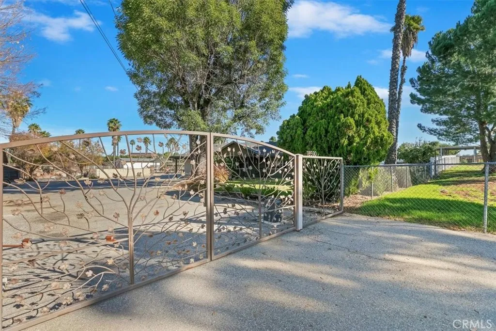 18590 Roberts, Riverside, California 92508 home-pic-9