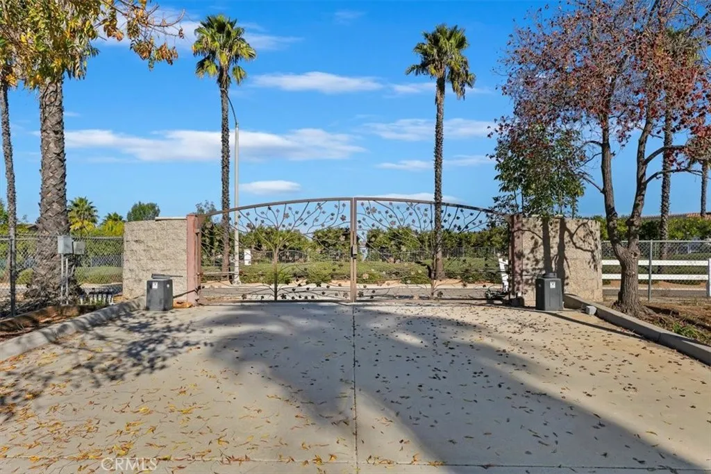 18590 Roberts, Riverside, California 92508 home-pic-10