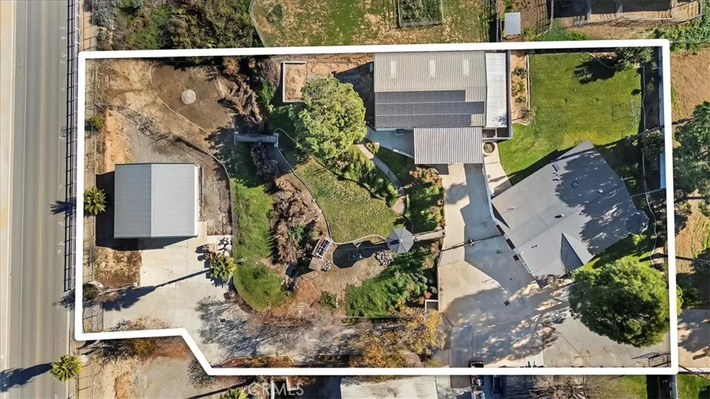 18590 Roberts, Riverside, California 92508 home-pic-3