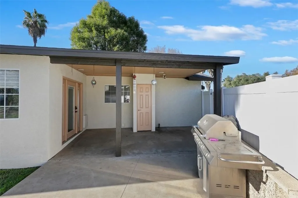 18590 Roberts, Riverside, California 92508 home-pic-51