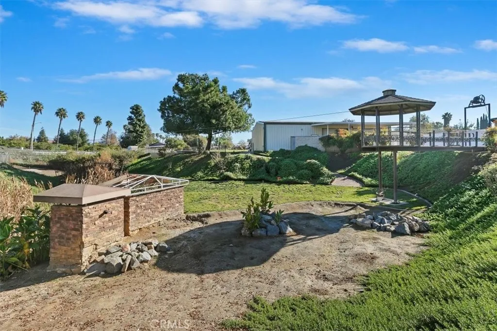 18590 Roberts, Riverside, California 92508 home-pic-49