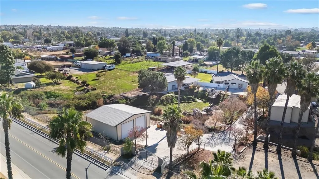 18590 Roberts, Riverside, California 92508 home-pic-64
