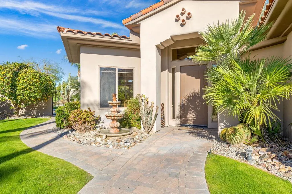 650 Gold Canyon Drive, Palm Desert, California 92211 home-pic-7