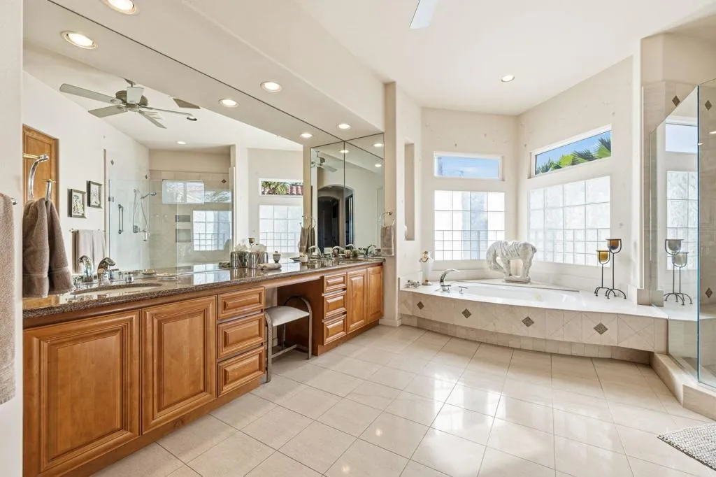 650 Gold Canyon Drive, Palm Desert, California 92211 home-pic-41