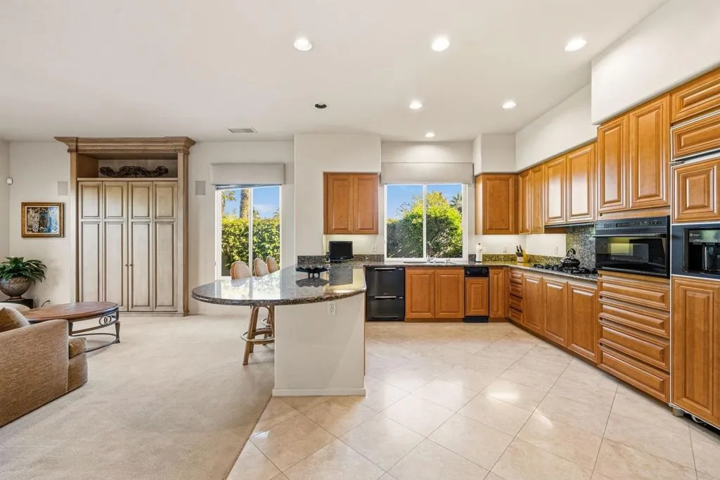 650 Gold Canyon Drive, Palm Desert, California 92211 home-pic-22