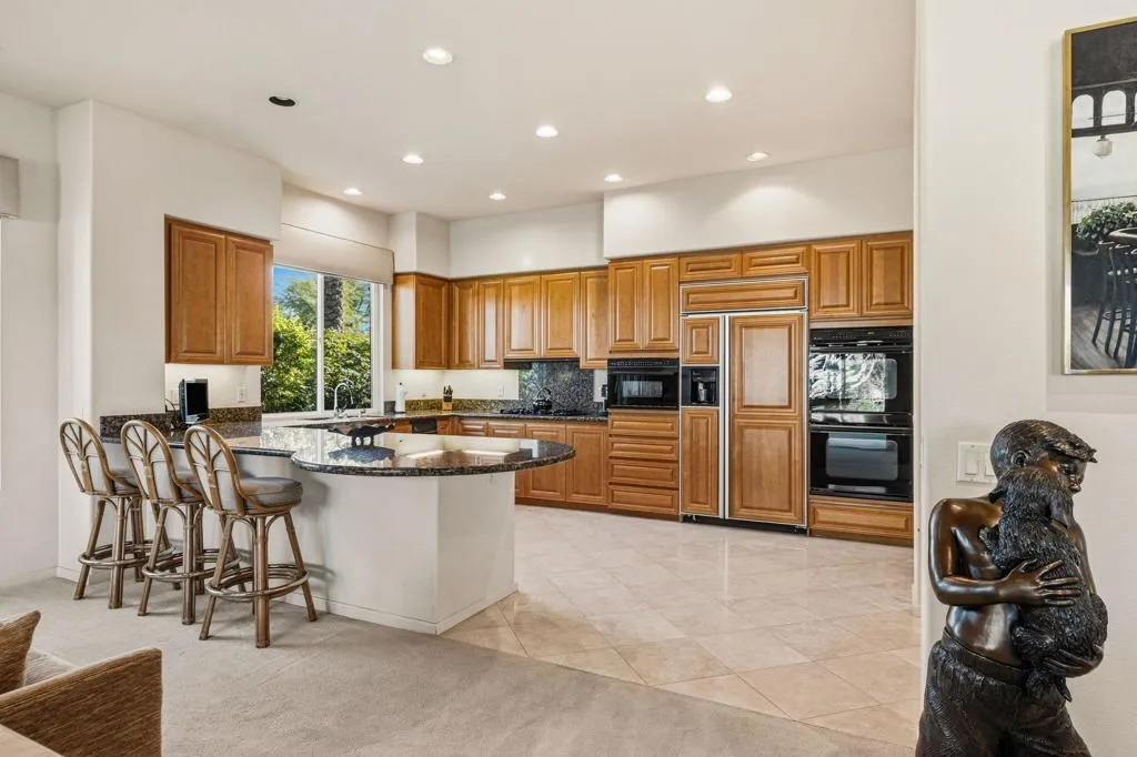650 Gold Canyon Drive, Palm Desert, California 92211 home-pic-23