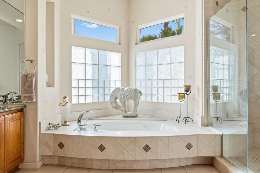 650 Gold Canyon Drive, Palm Desert, California 92211 home-pic-39
