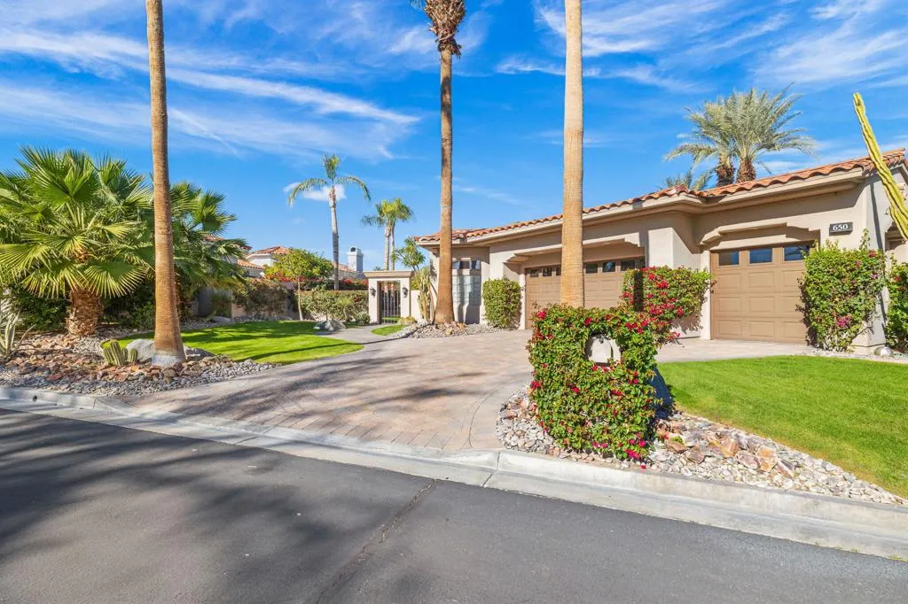 650 Gold Canyon Drive, Palm Desert, California 92211 home-pic-4