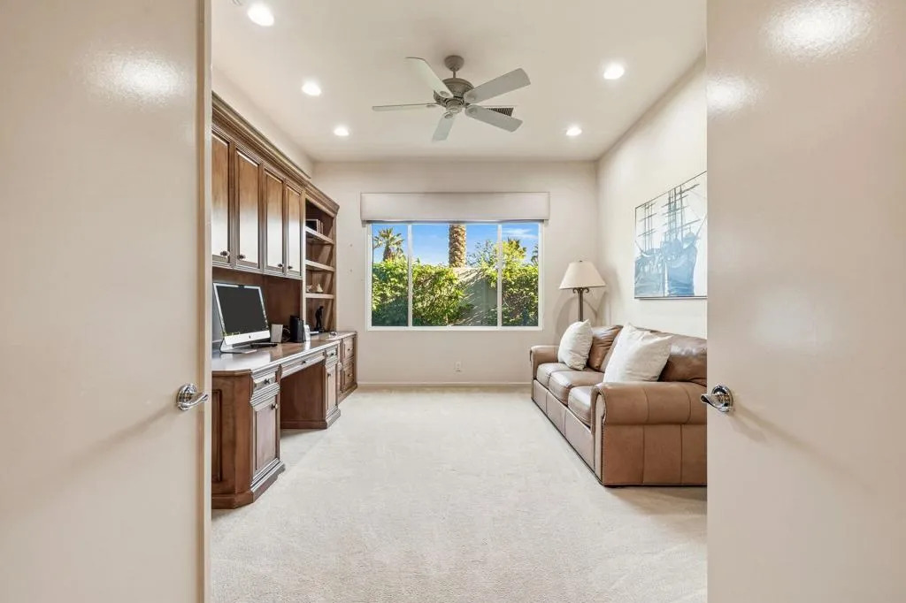 650 Gold Canyon Drive, Palm Desert, California 92211 home-pic-30