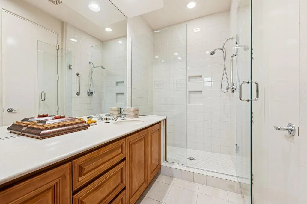 650 Gold Canyon Drive, Palm Desert, California 92211 home-pic-32