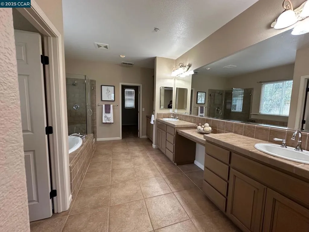 228 Mountain View Dr, Brentwood, California 94513 home-pic-17