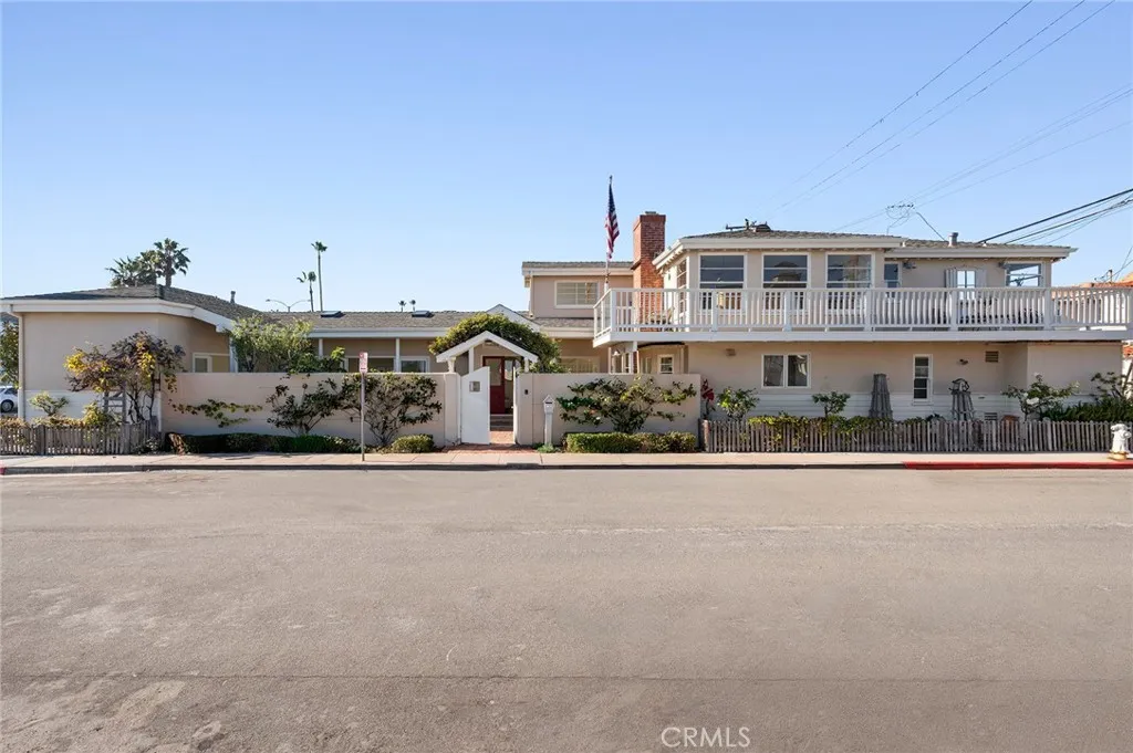 1300 W Balboa Boulevard, Newport Beach, California 92661 home-pic-0