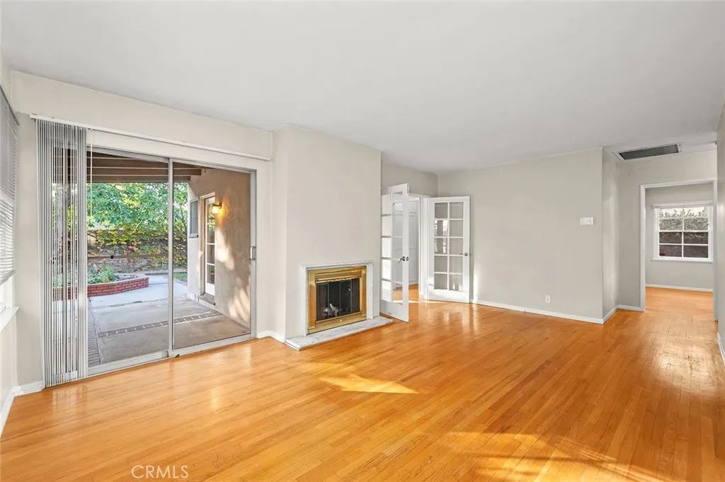 5715 Norwich, Van Nuys, California 91411 home-pic-1