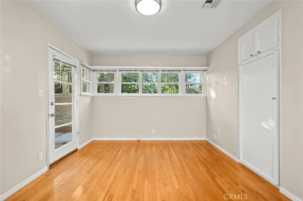 5715 Norwich, Van Nuys, California 91411 home-pic-10