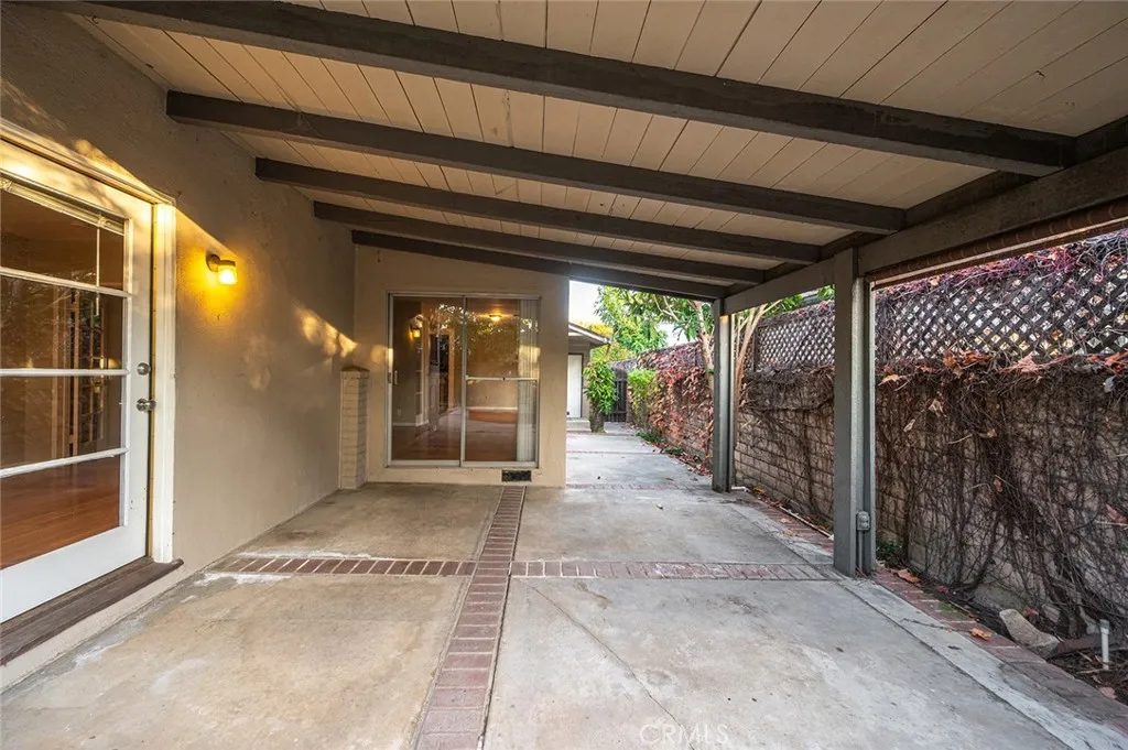 5715 Norwich, Van Nuys, California 91411 home-pic-21