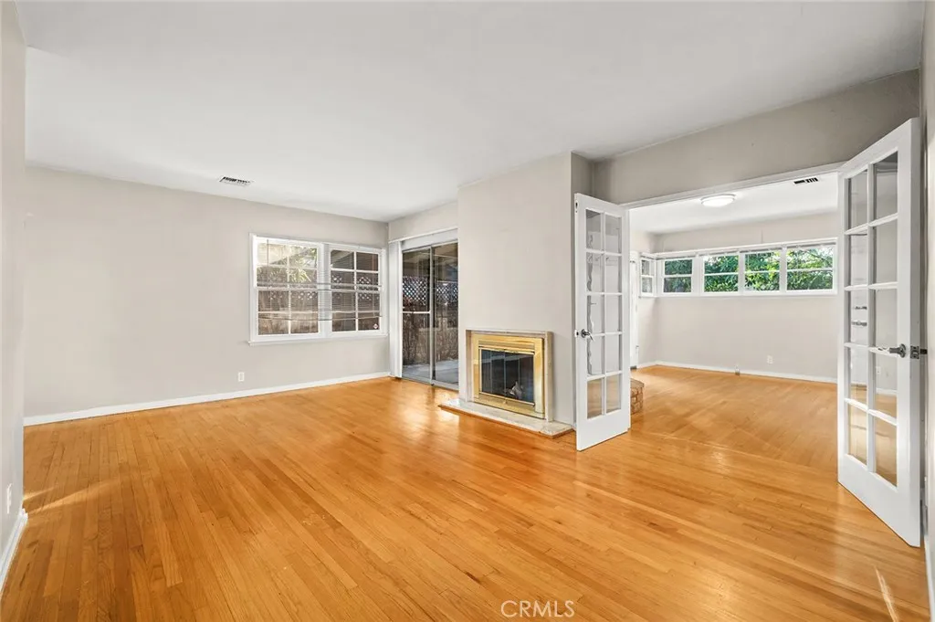 5715 Norwich, Van Nuys, California 91411 home-pic-2