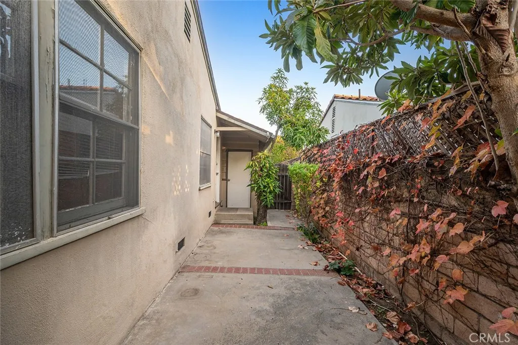 5715 Norwich, Van Nuys, California 91411 home-pic-28